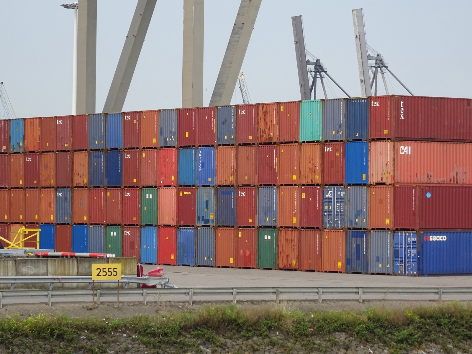 Exporter reviewing a buyer's real shipment history to spot an export scam before shipping a container